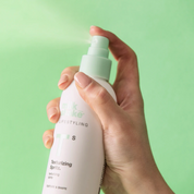 Spray modelator cu aspect mat Milkshake Texturizing Spritz 200 ml Beautifier.ro