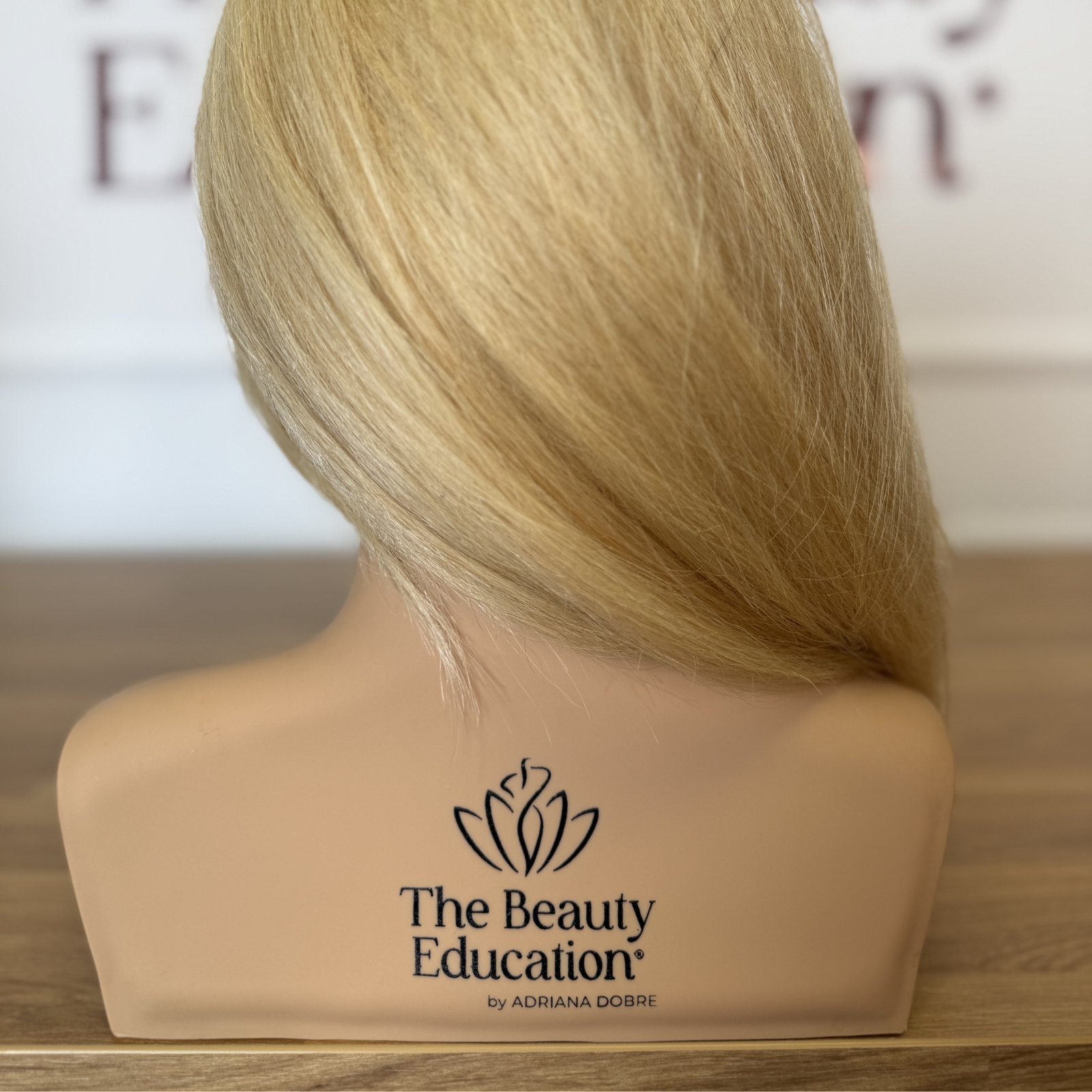 Cap de manechin cu păr natural lung pentru coafat The Beauty Education by Adriana Dobre original Beautifier Romania