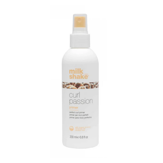 Primer pentru intretinerea buclelor Milkshake Curl Passion Primer 200 ml