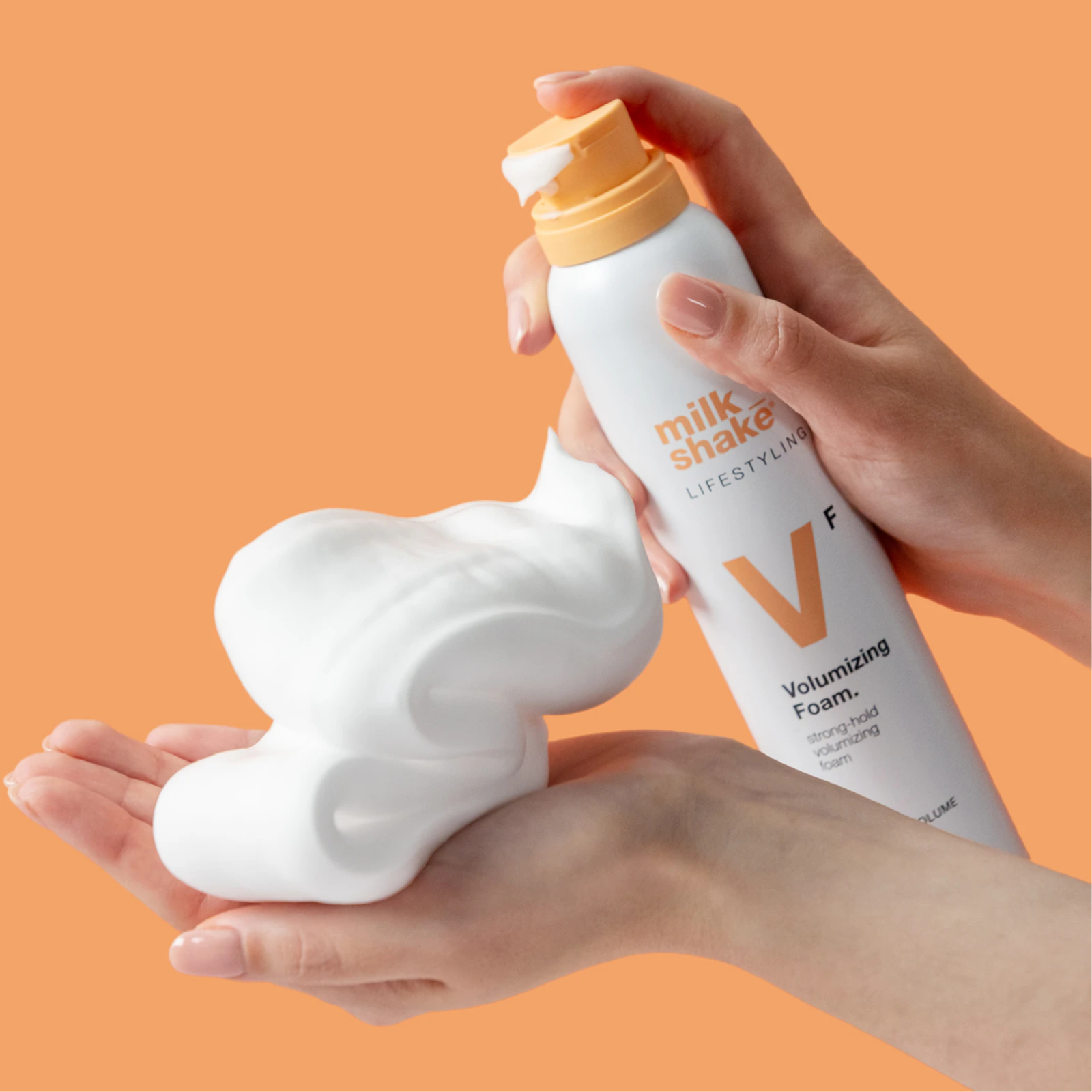 Spuma pentru volum cu fixare puternica| Milkshake Lifestyling Volumizing Foam 200ml