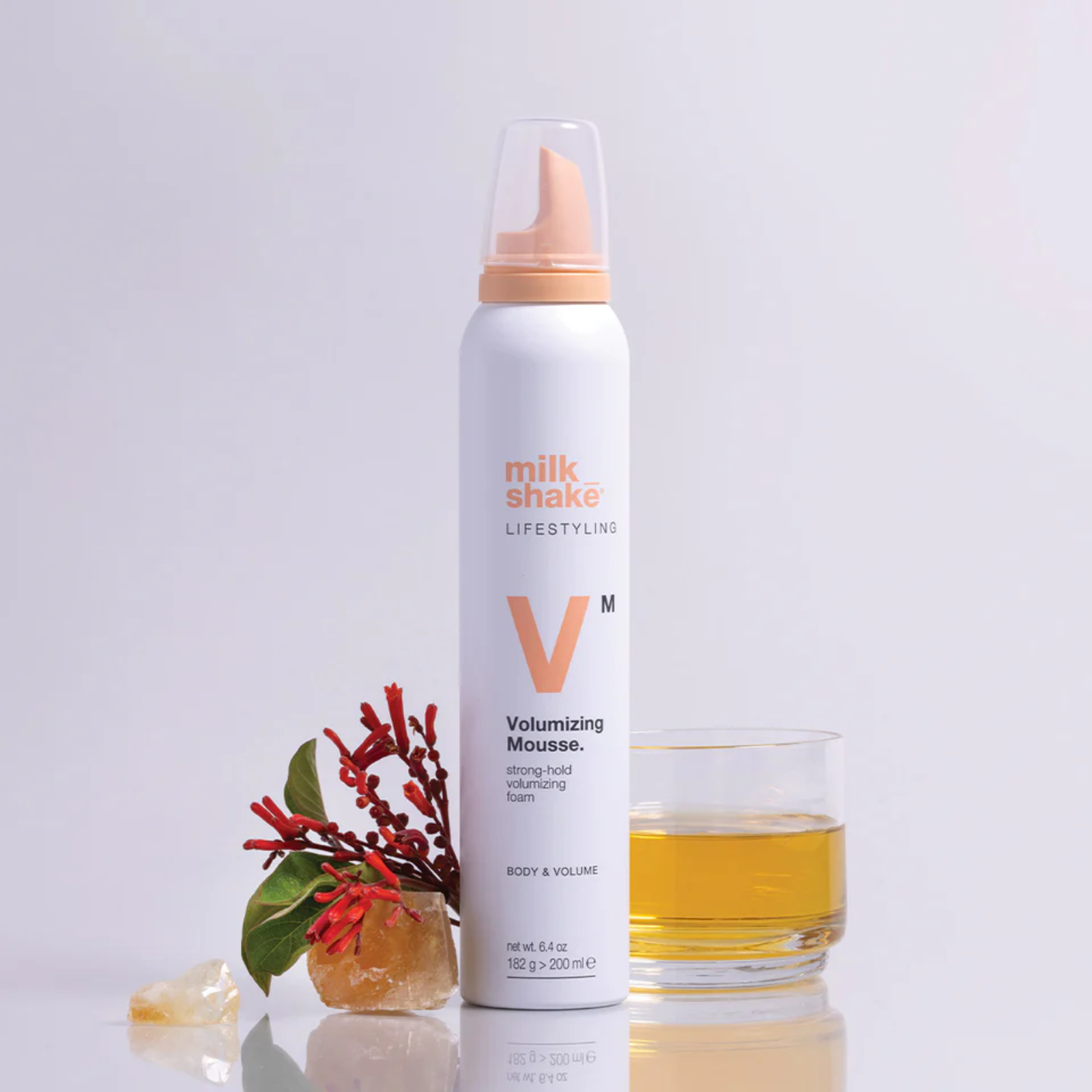 Spuma pentru volum cu fixare puternica| Milkshake Lifestyling Volumizing Foam 200ml