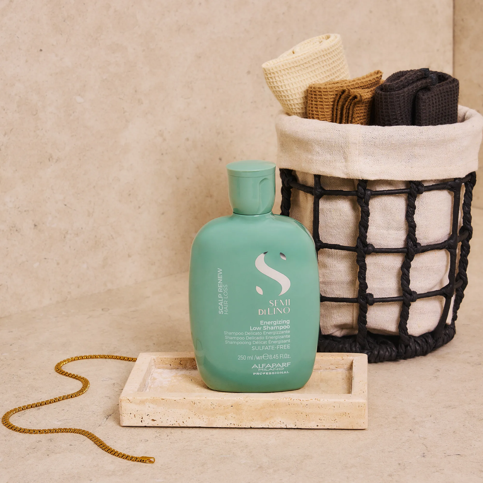 Șampon delicat energizant impotriva căderii părului | Alffaparf Semi di Lino Scalp Renew Energizing Low Shampoo