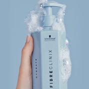 Șampon pentru hidratarea părului uscat | Schwarzkopf Professional Fibre Clinix Fortify Hydrate Shampoo